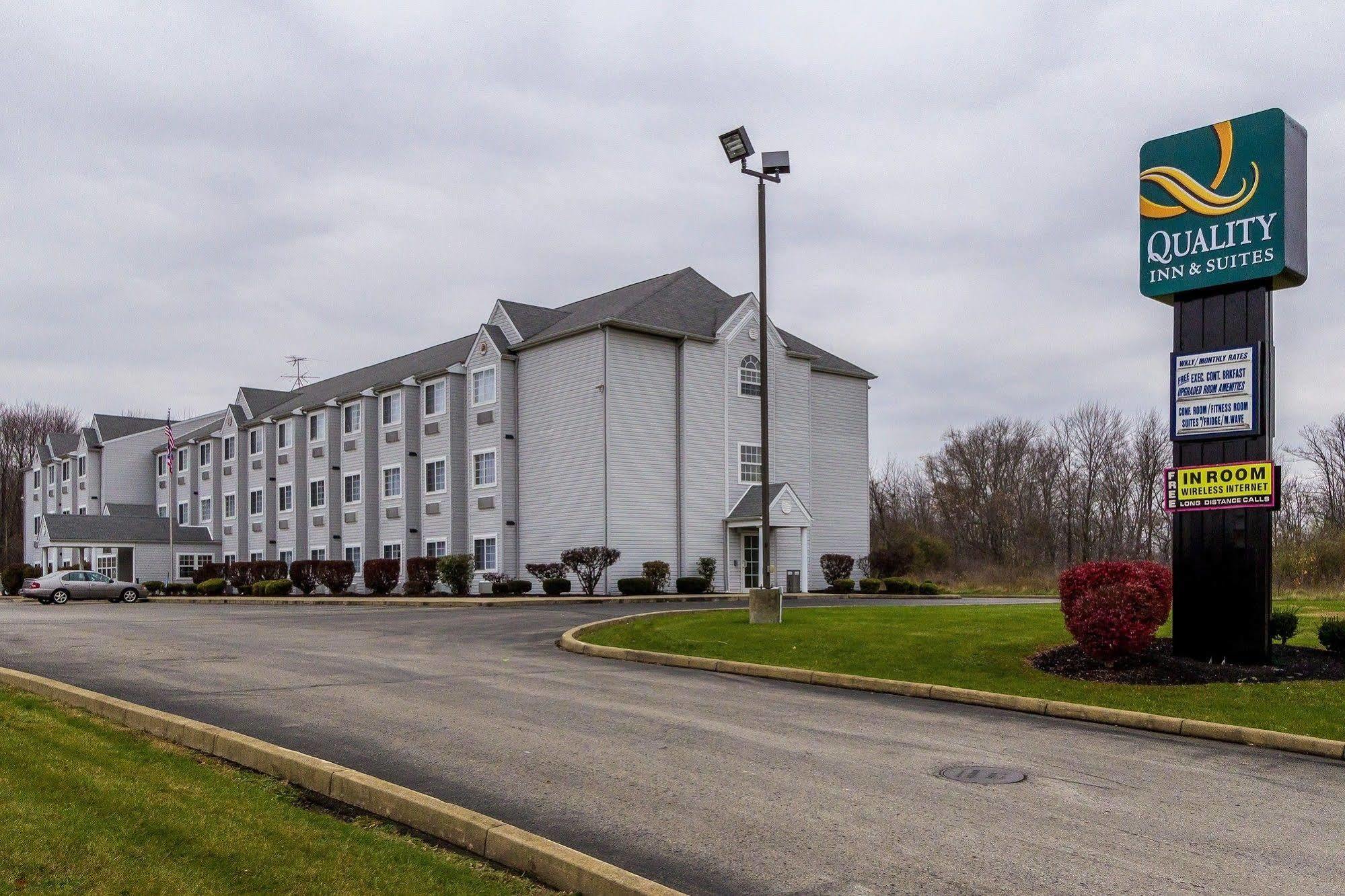 Quality Inn & Suites North Lima - Boardman Exterior photo